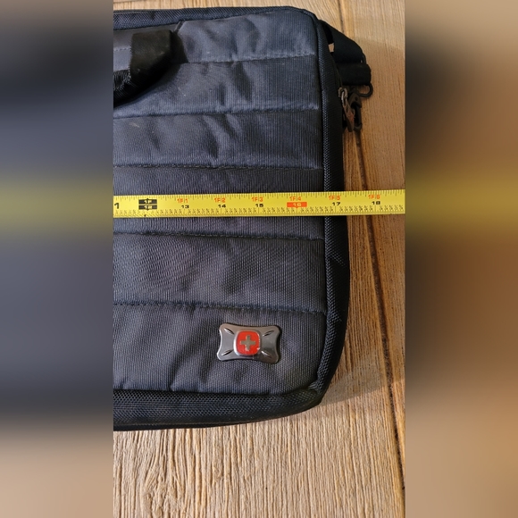 Swiss Gear By Wenger Laptop Shoulder Strap Messenger Bag Black 17.5 x 13.5 Inch, - Picture 10 of 11